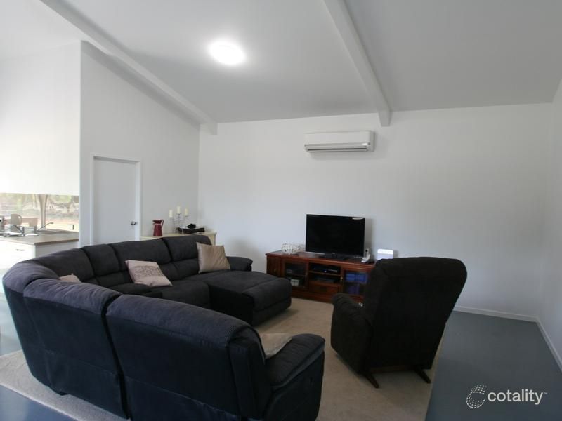 160 Chudleigh Dr, Emerald, QLD 4720