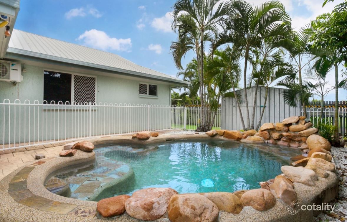 2/6 Tuffley St, West End, QLD 4810