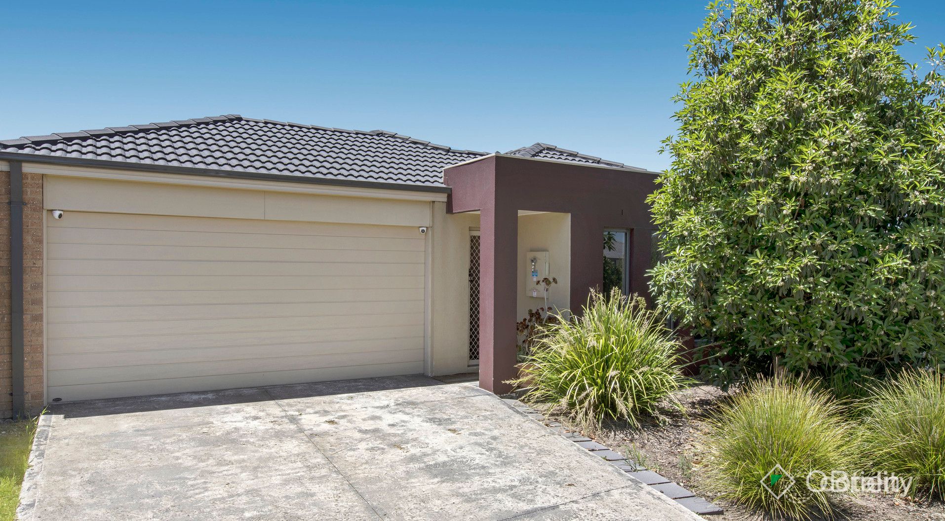 84 Henry Rd, Pakenham, VIC 3810