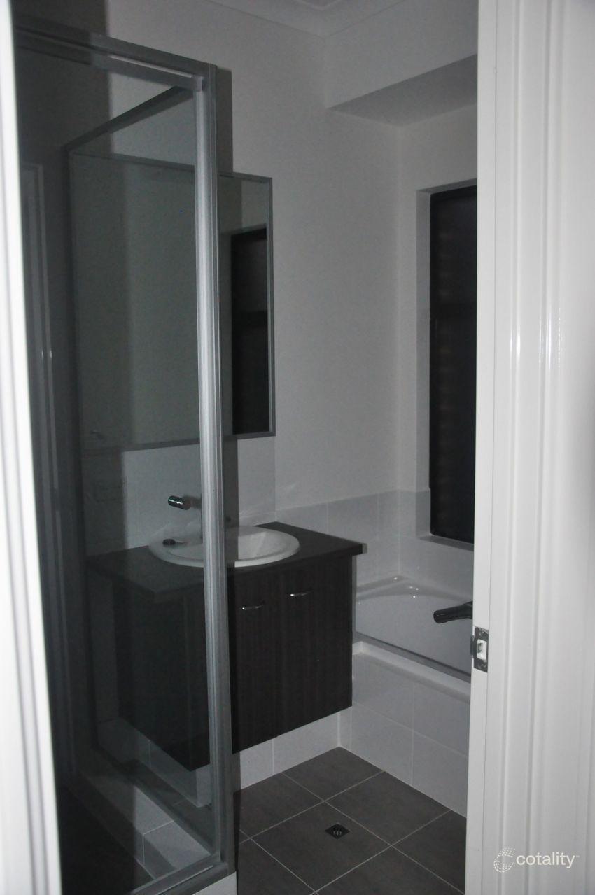 3 Stephen St, Queens Park, WA 6107