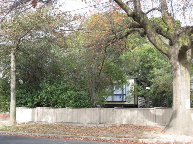 1 Kintore Cres, Box Hill, VIC 3128