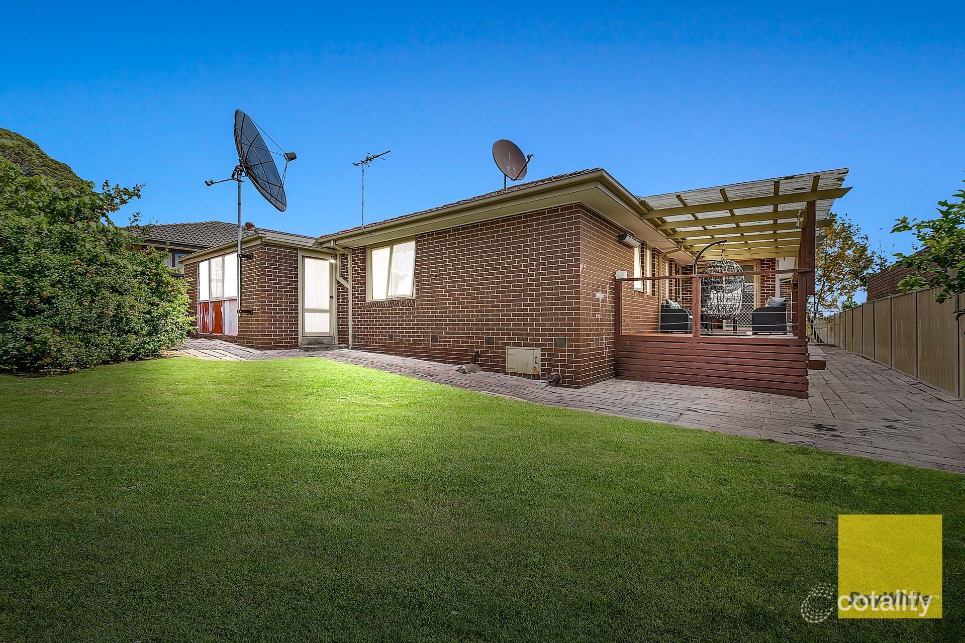 2 Edis Ct, Endeavour Hills, VIC 3802