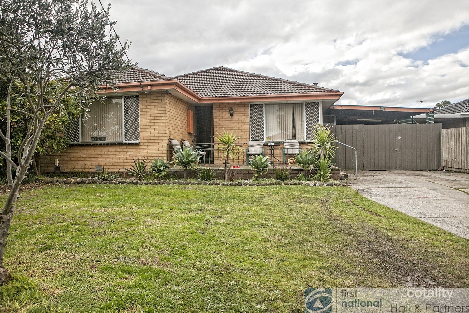 33 Shalimar Cres, Dandenong North, VIC 3175