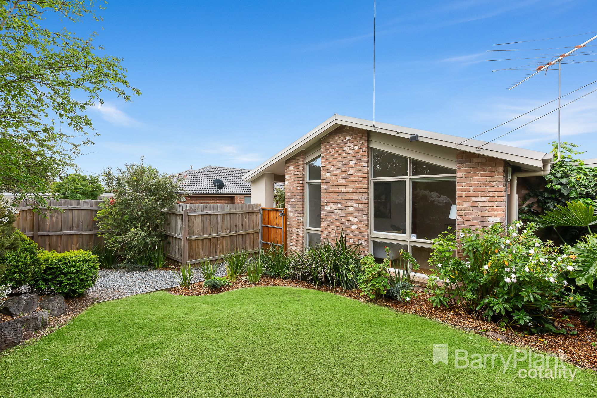 1/34 Leawarra Pde, Frankston, VIC 3199