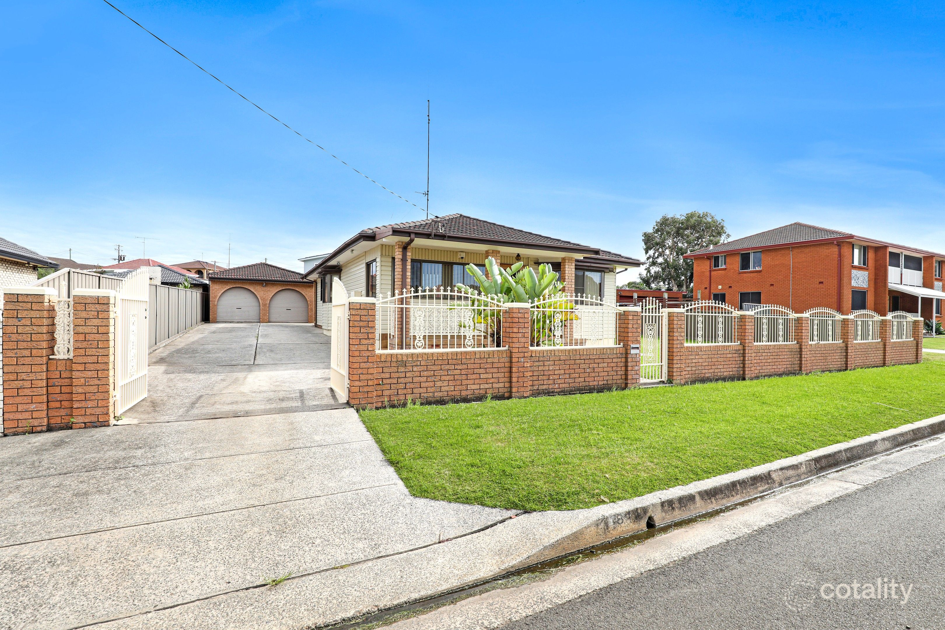 8 Kemblawarra Rd, Warrawong, NSW 2502