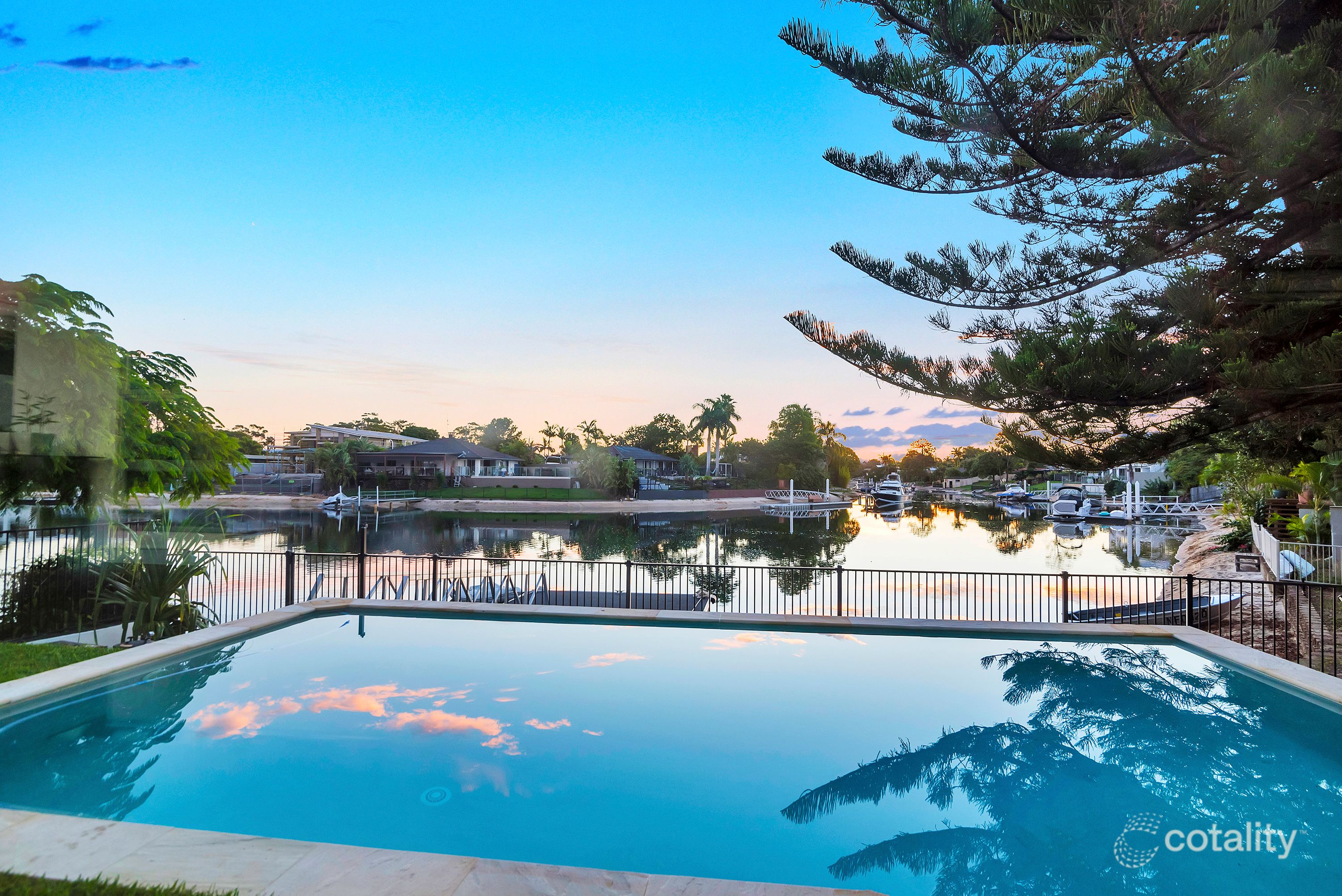 13 Lakeside Ave, Broadbeach Waters, QLD 4218