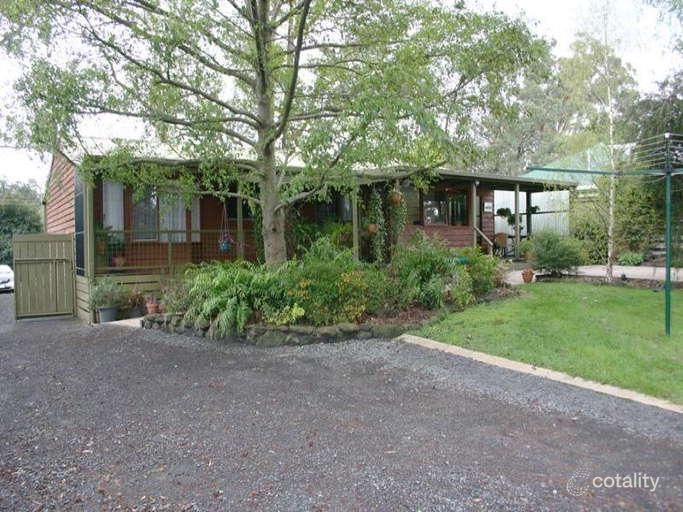 32 School Rd, Menzies Creek, VIC 3159