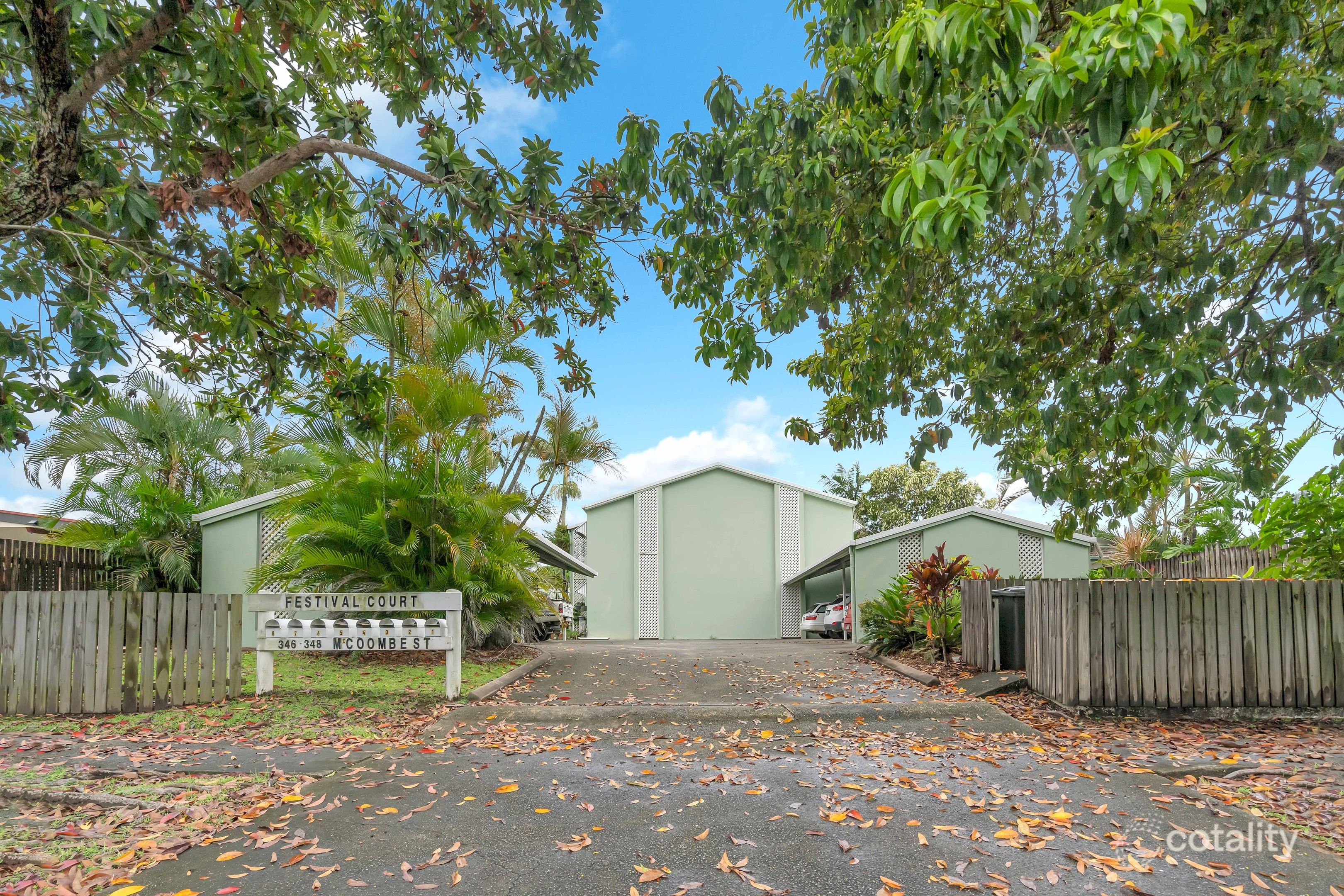 2/346-348 Mccoombe St, Mooroobool, QLD 4870