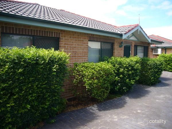 3/4 Old Kent Rd, Greenacre, NSW 2190