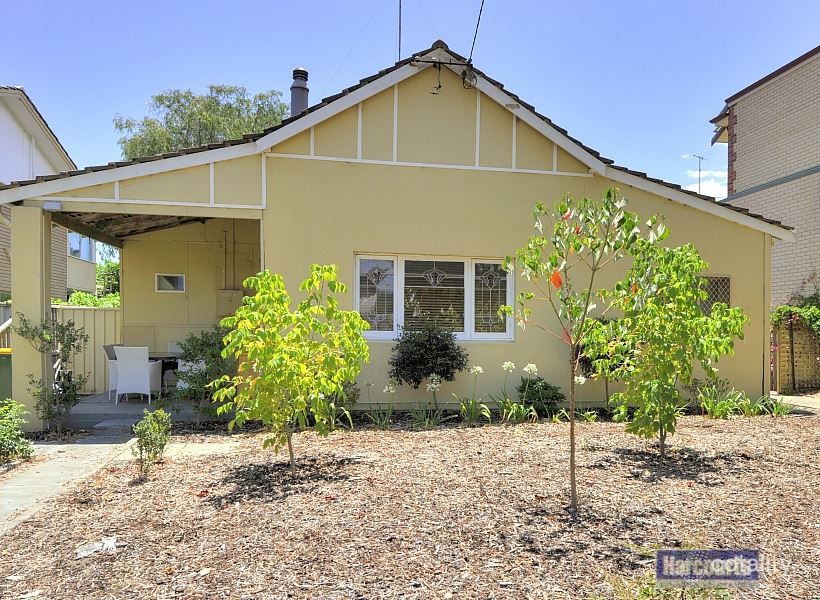 4 Bolton St, Dudley Park, WA 6210