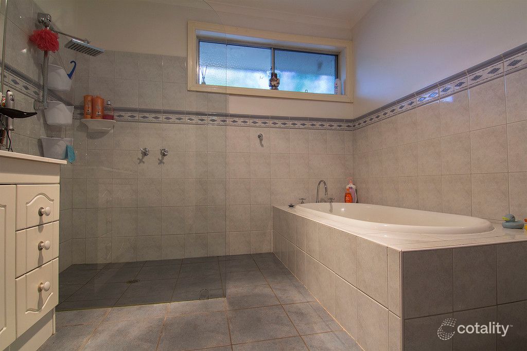 22 Kalimna St, Mooroolbark, VIC 3138