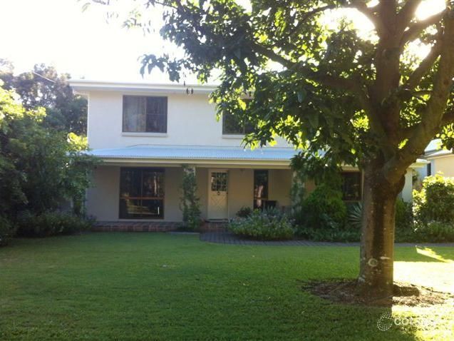 89 Lake Weyba Dr, Noosaville, QLD 4566