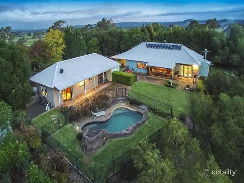 152 The Old Oaks Rd, Grasmere, NSW 2570