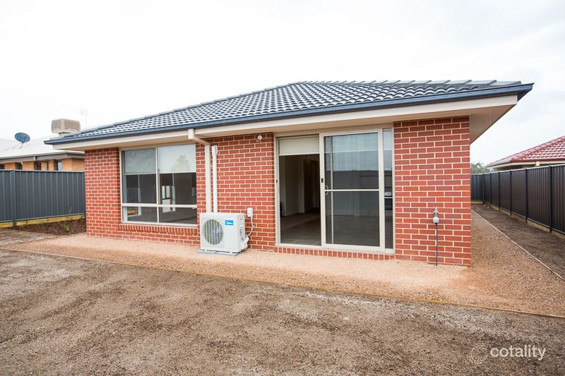 11 Aspect Dr, Huntly, VIC 3551