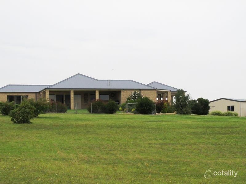 35 Kingsley Dr, Wy Yung, VIC 3875