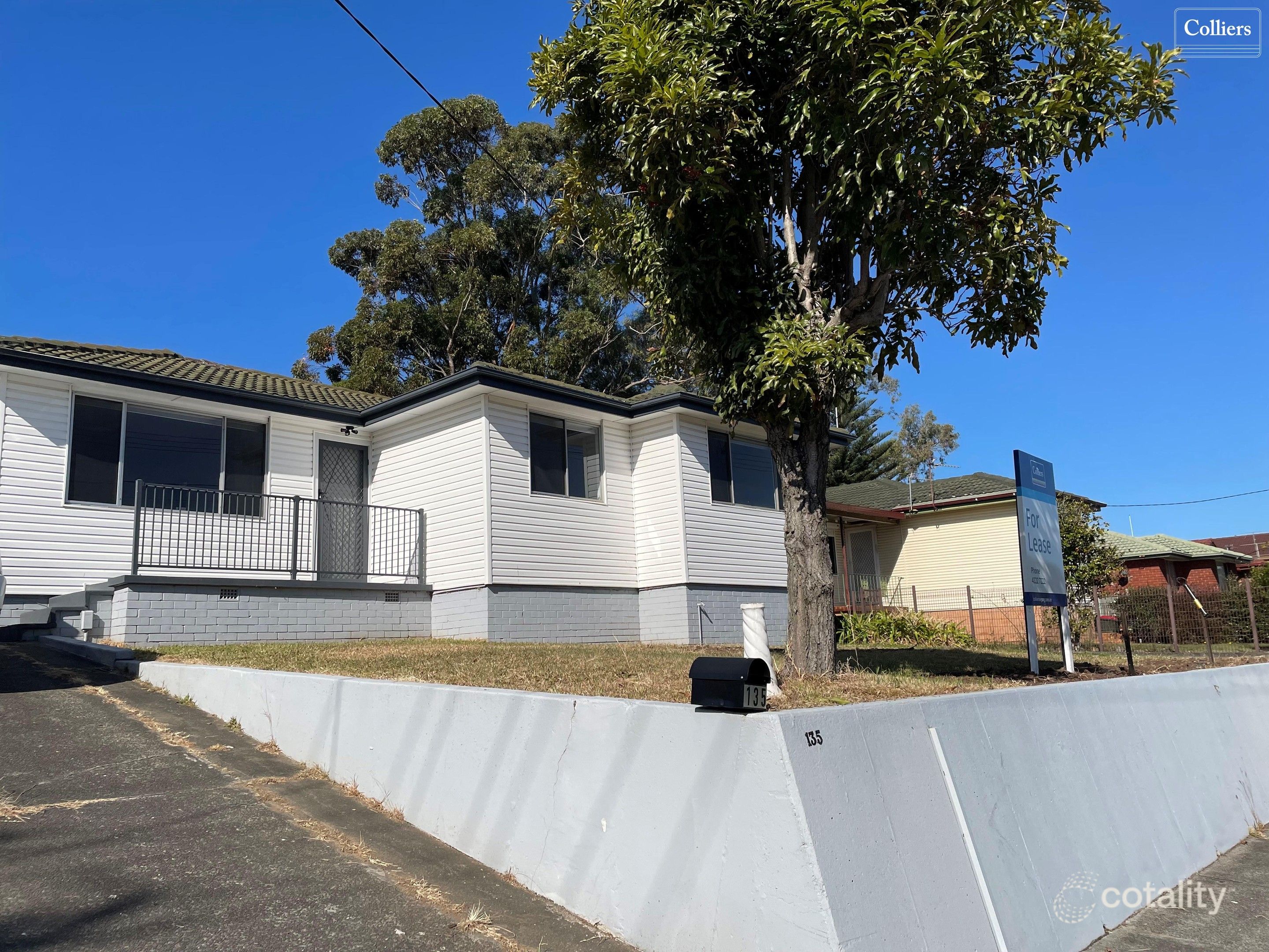 135 Lake Entrance Rd, Barrack Heights, NSW 2528