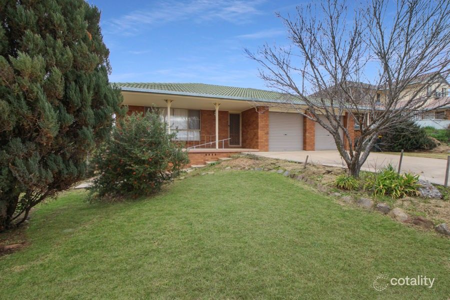 93 Drummond St, Tenterfield, NSW 2372
