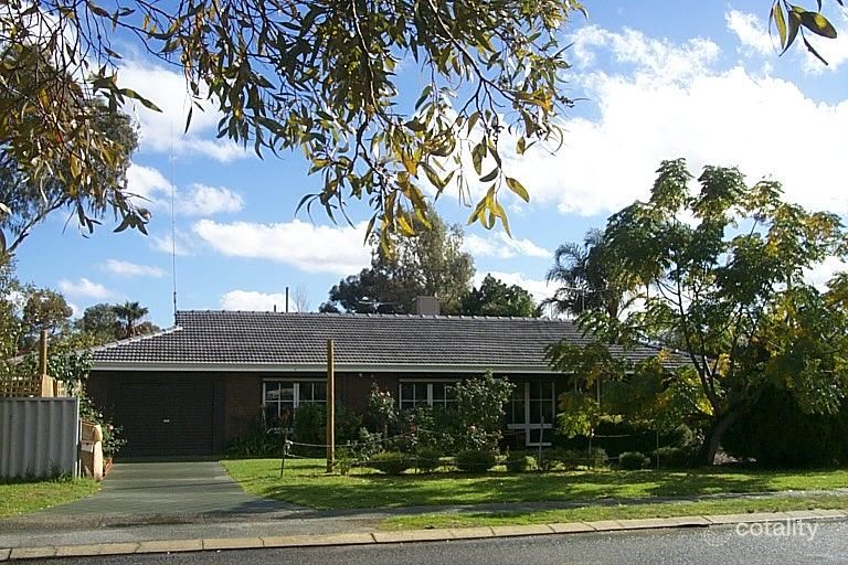 95 Beaconsfield Ave, Midvale, WA 6056