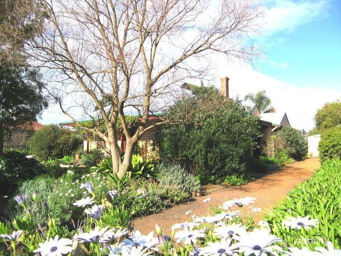 3 Russell Rd, Burekup, WA 6227