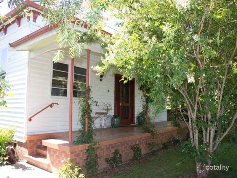 16 Bathurst St, Singleton, NSW 2330