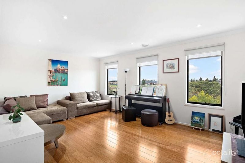 26 Edwin Cl, Manor Lakes, VIC 3024