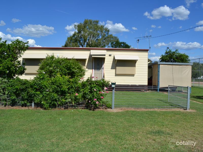 23 Barrow St, Gayndah, QLD 4625