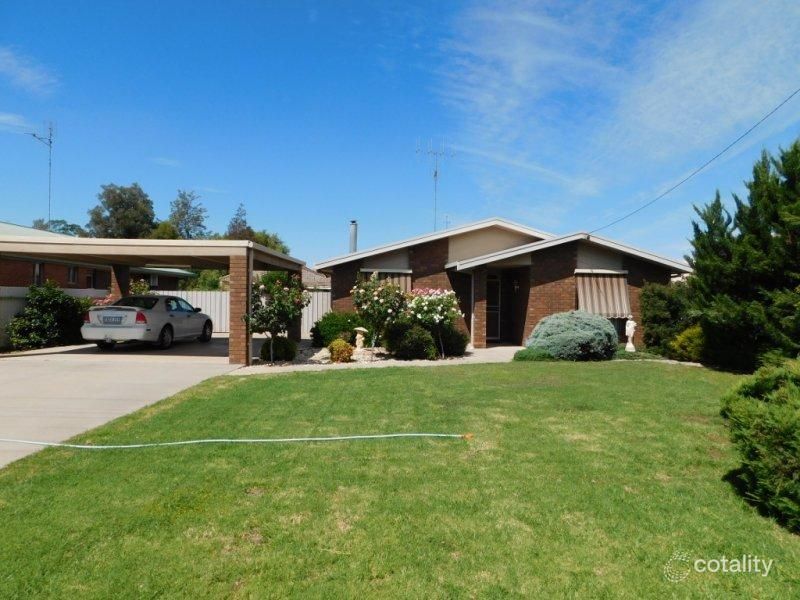 70 Wells St, Finley, NSW 2713