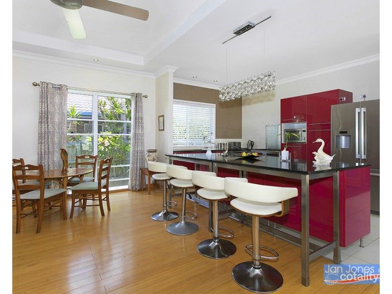 21 Fifth Ave, Scarborough, QLD 4020