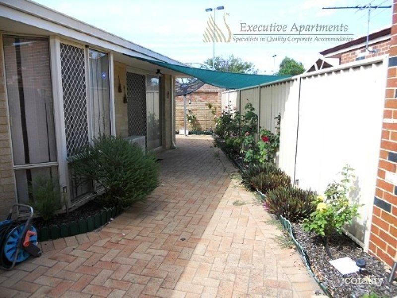 17 Davidia Lake Dr, Canning Vale, WA 6155