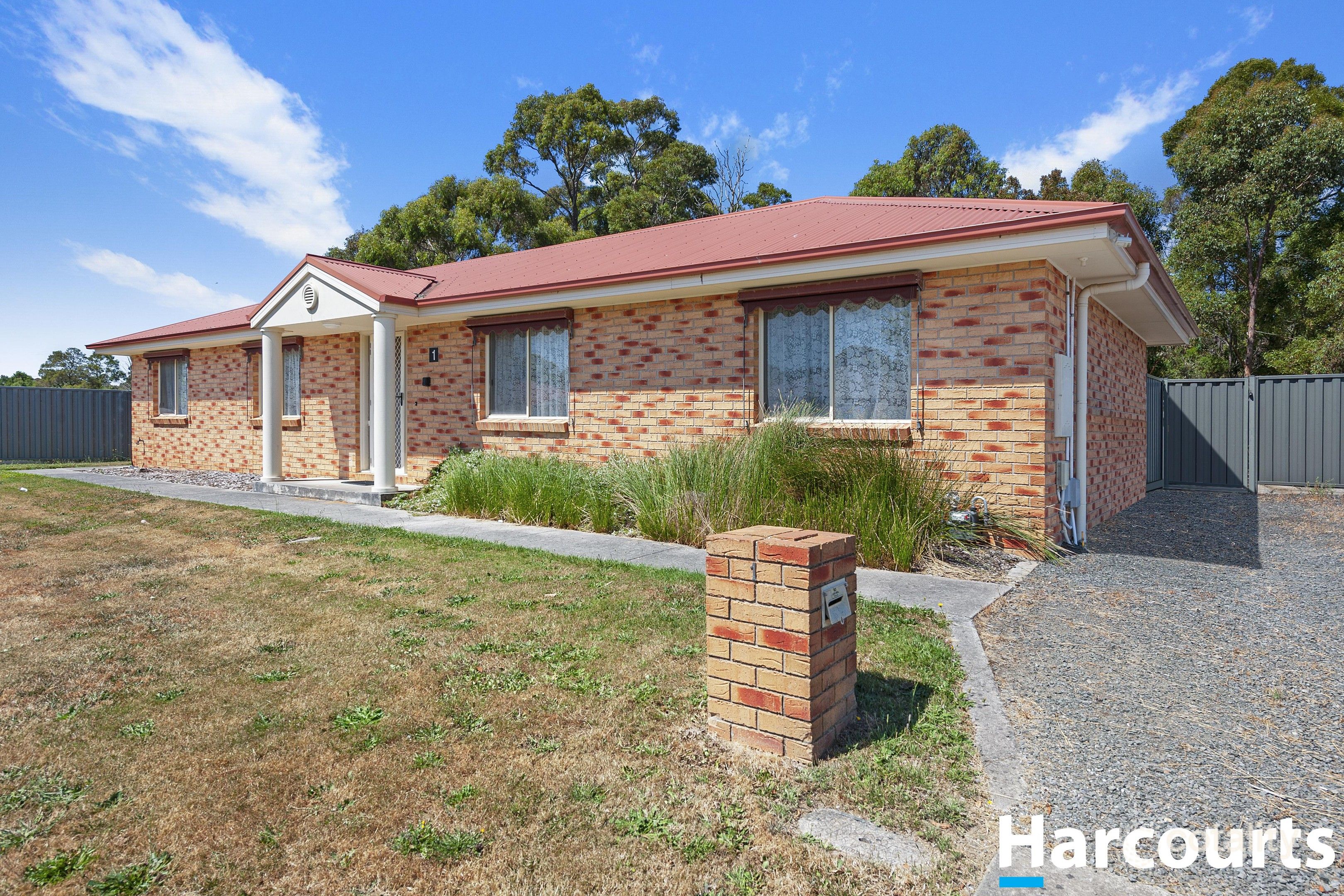 1 Jemacra Pl, Mount Clear, VIC 3350
