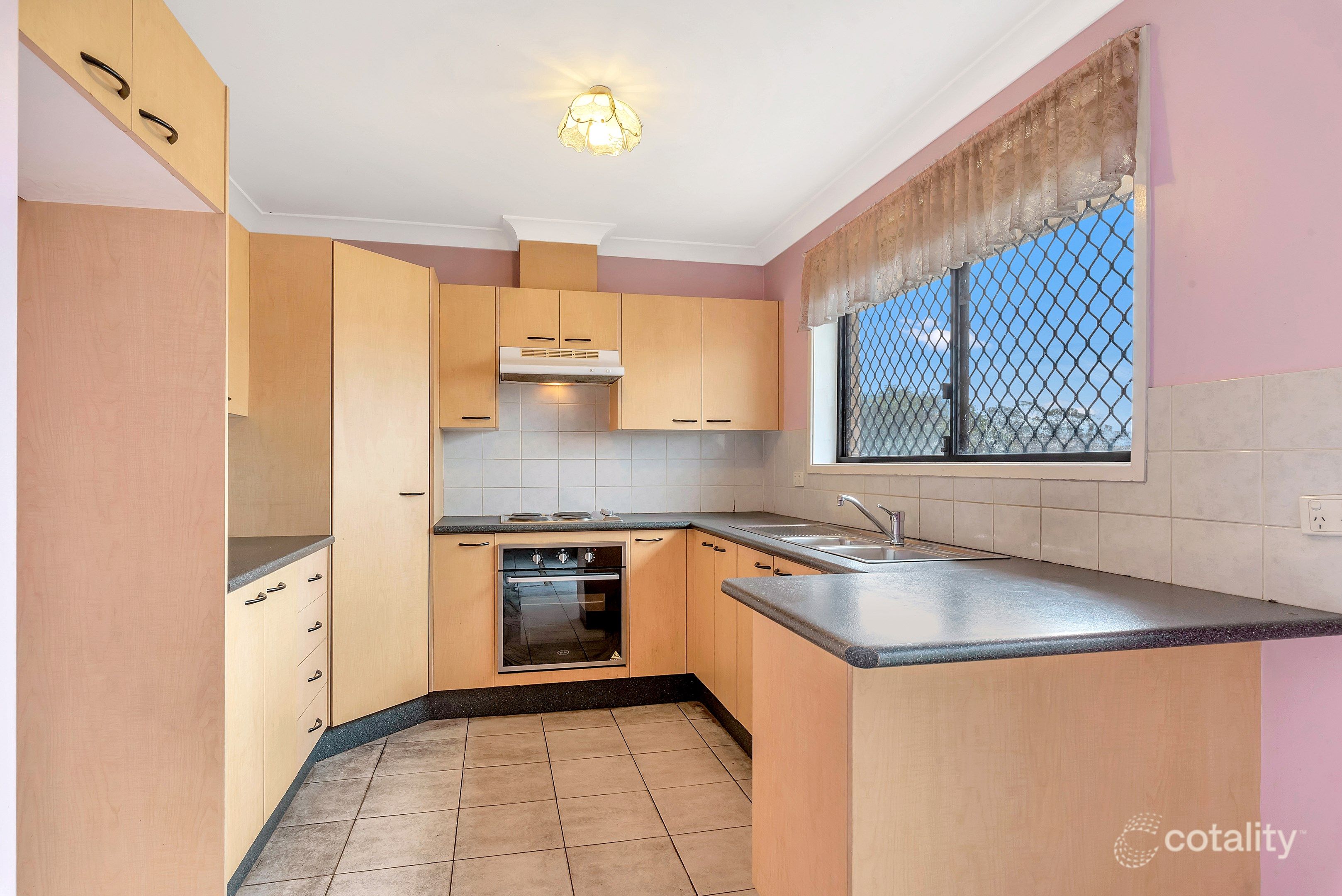20a Harrow Rd, Glenfield, NSW 2167