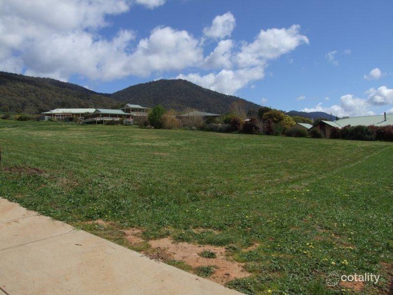 6 Charles St, Tawonga, VIC 3697