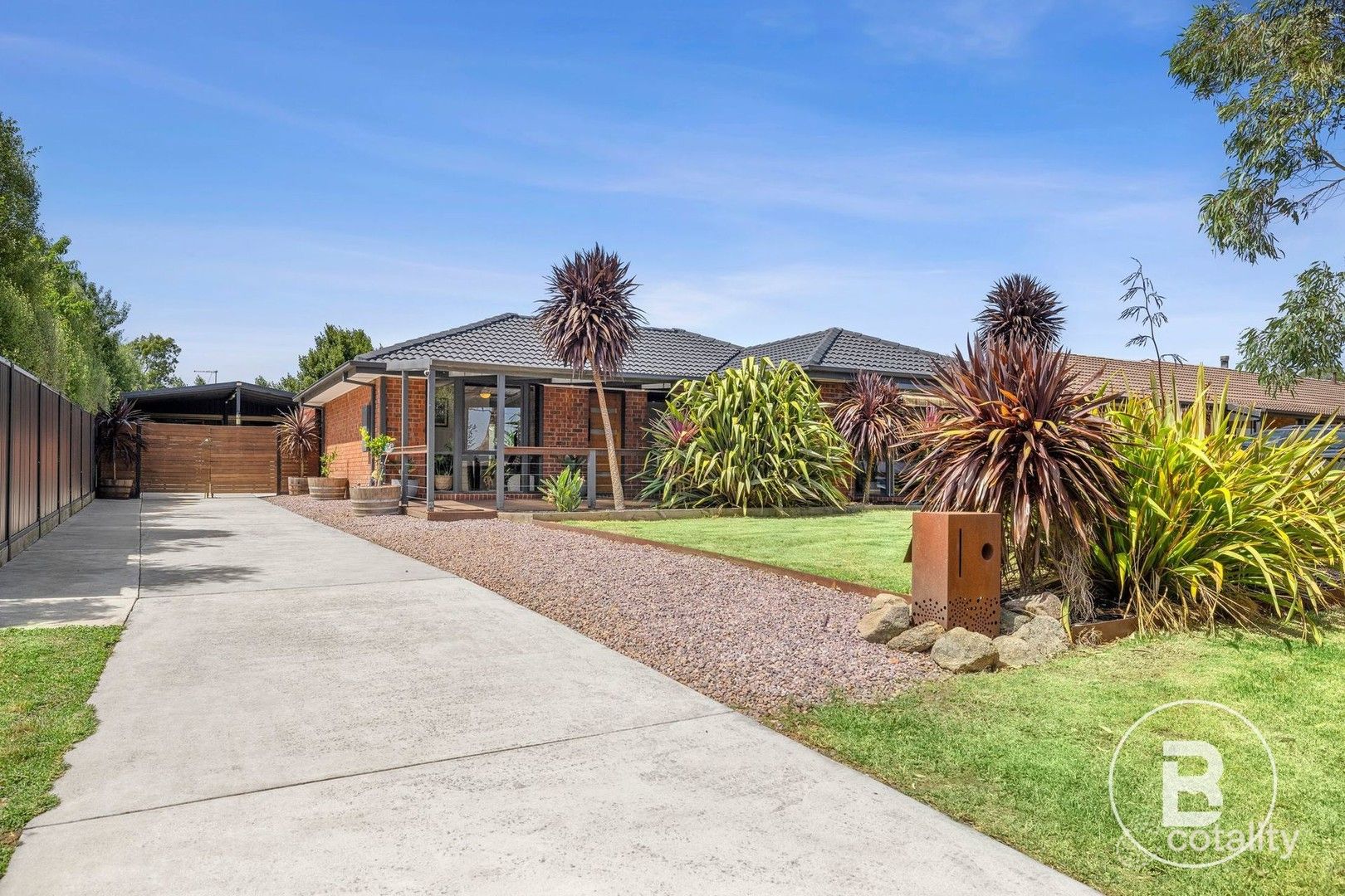 6 Harding Gr, Cardigan Village, VIC 3352