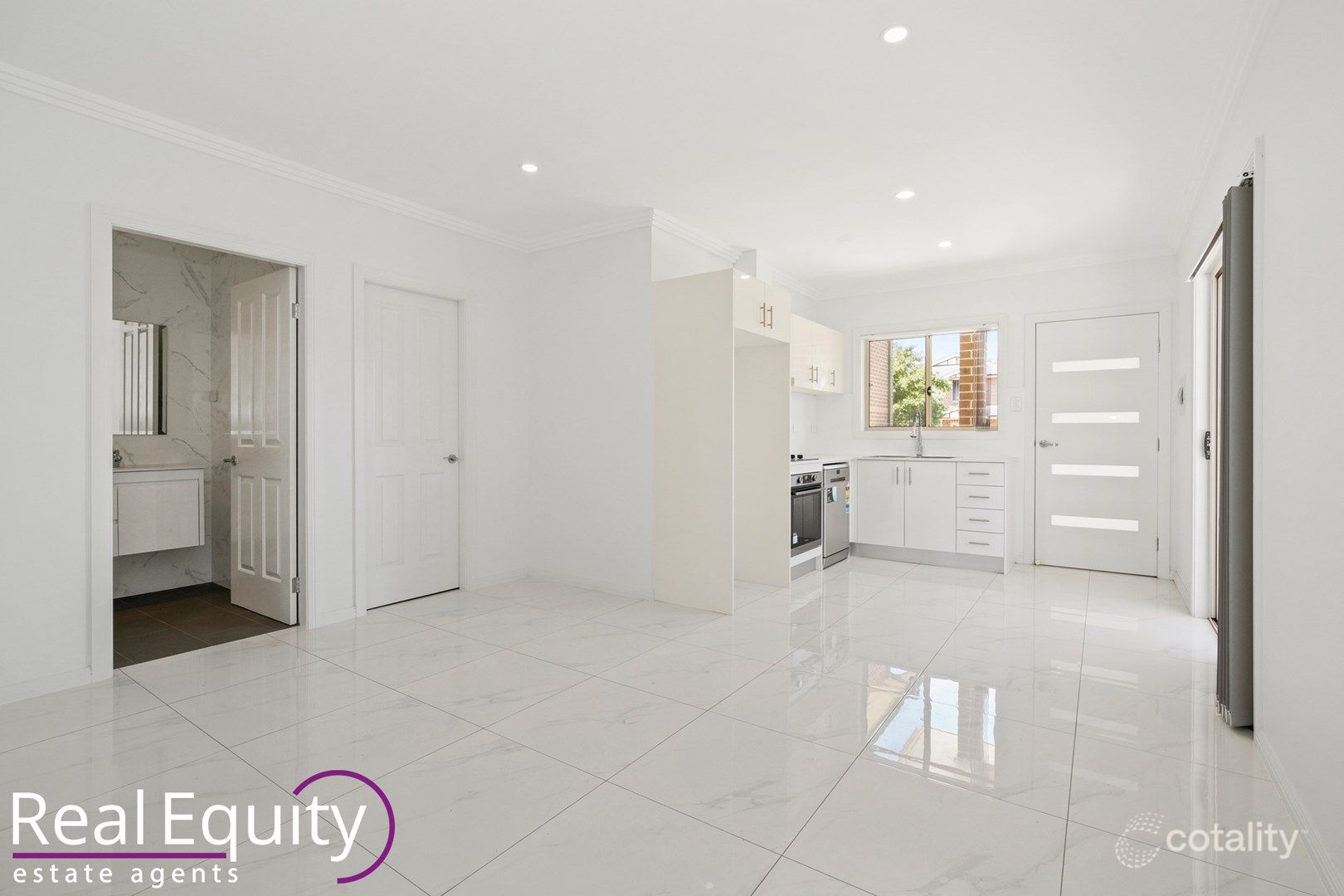 2 Springfield Ct, Wattle Grove, NSW 2173