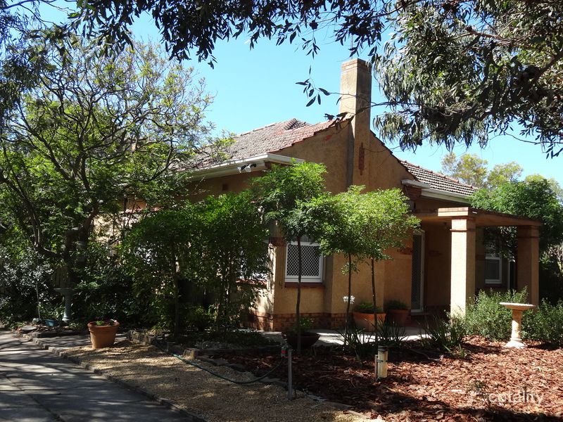 24 Surrey Ave, Victor Harbor, SA 5211