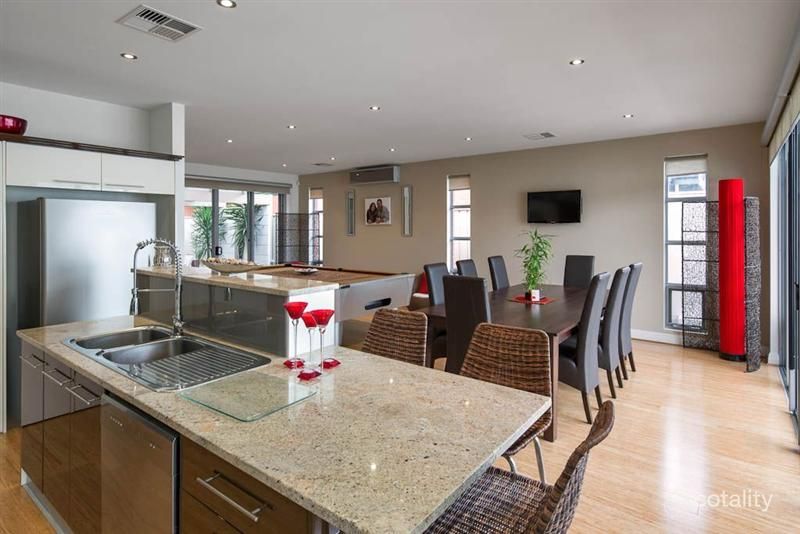 5a Carnarvon Ave, Glenelg North, SA 5045