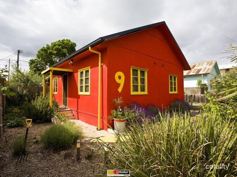 9 Euroka St, Narrabundah, ACT 2604