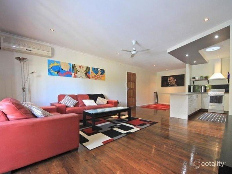 7/4 Sunshine Ct, Labrador, QLD 4215