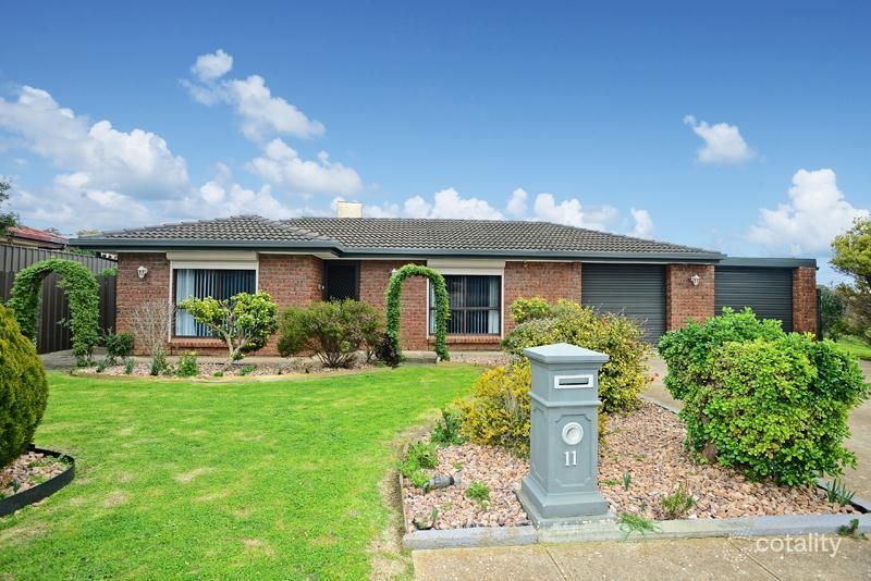 11 Fishcombe Ct, Moana, SA 5169