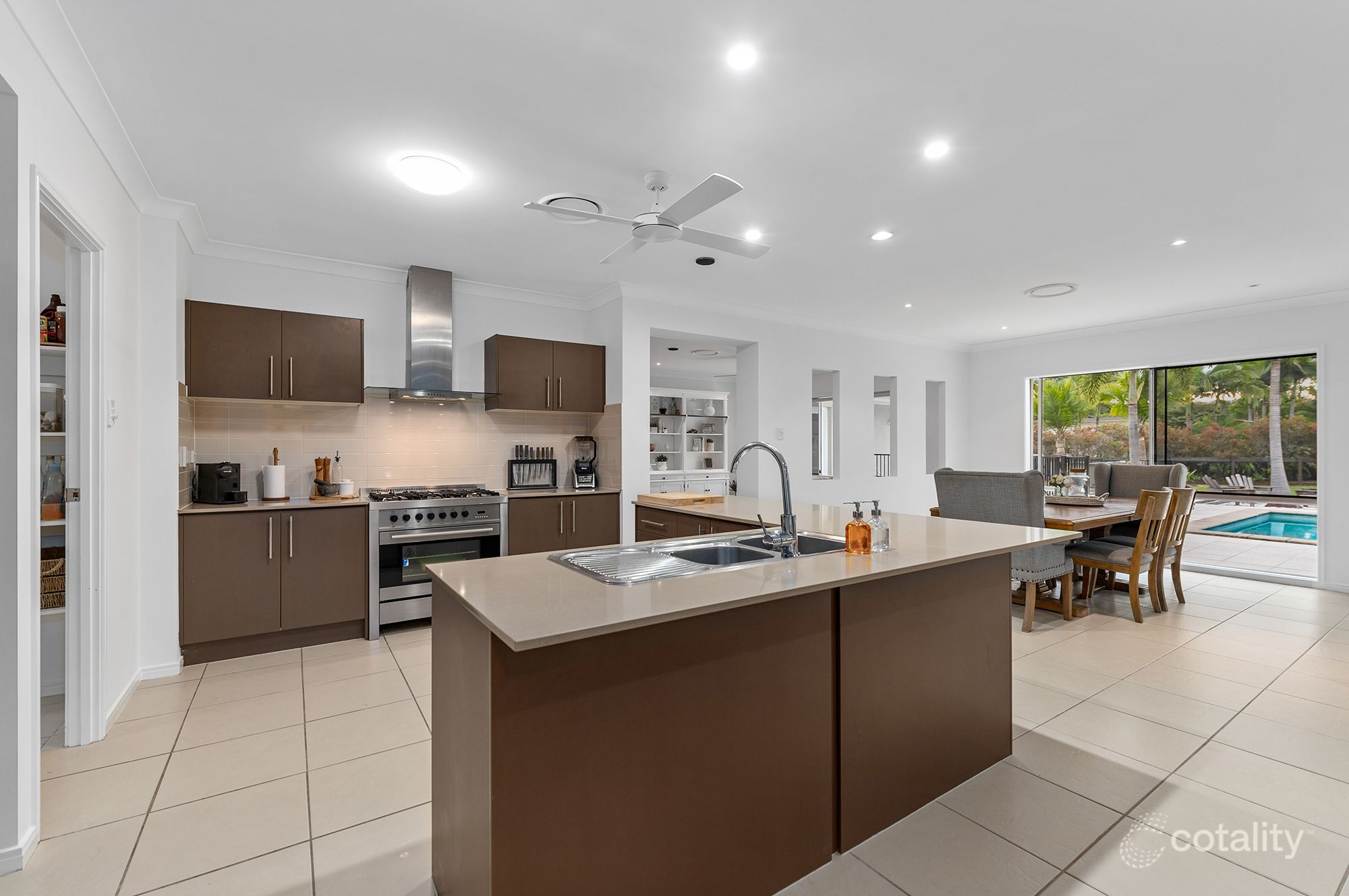 13 Meadow Ct, Maudsland, QLD 4210