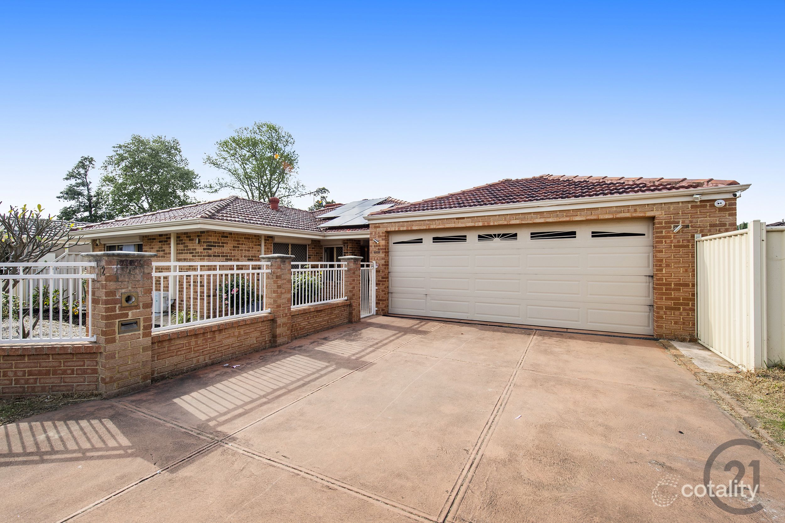 12 Windsor Dr, Gosnells, WA 6110
