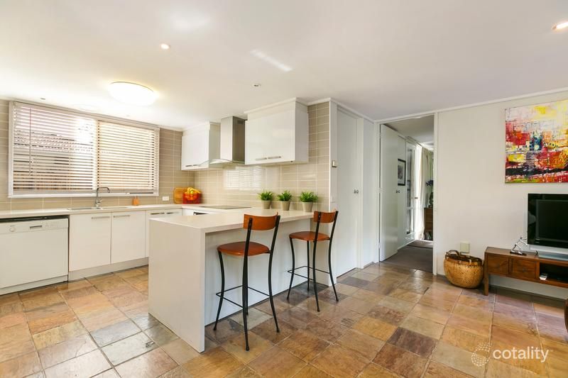 15 Greenways Rd, Glen Waverley, VIC 3150