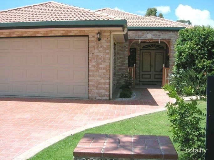 74 Rosewood Dr, Norman Gardens, QLD 4701