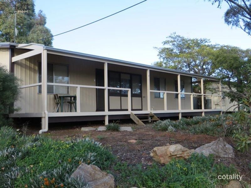 4 Lewis St, Burra, SA 5417