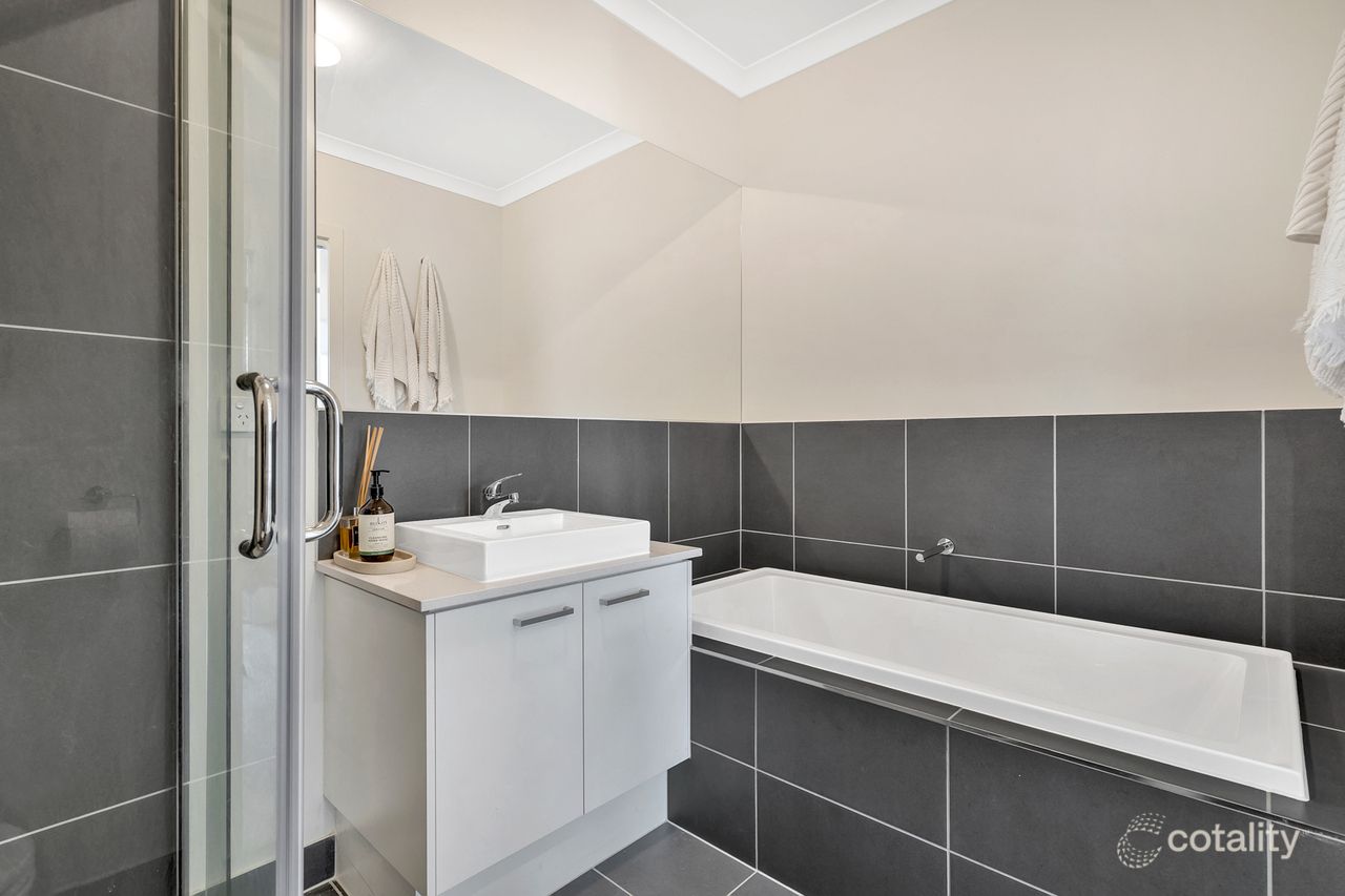 4 Silver St, Donnybrook, VIC 3064