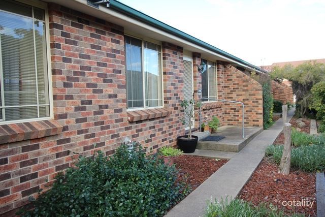 2/76a Olney St, Cootamundra, NSW 2590