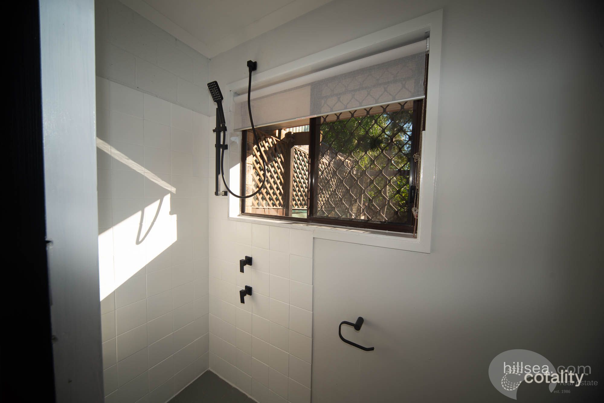 1/9 Jean St, Labrador, QLD 4215
