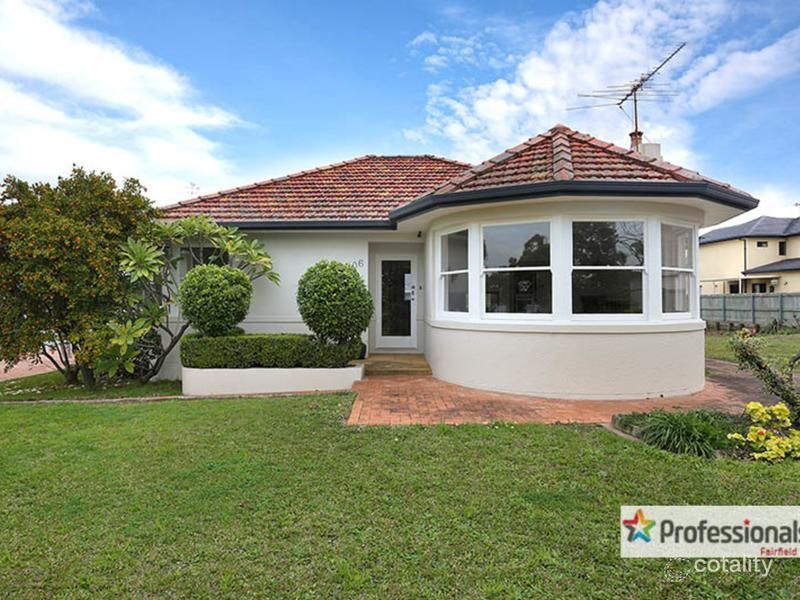 2 Yeronga Cl, St Johns Park, NSW 2176