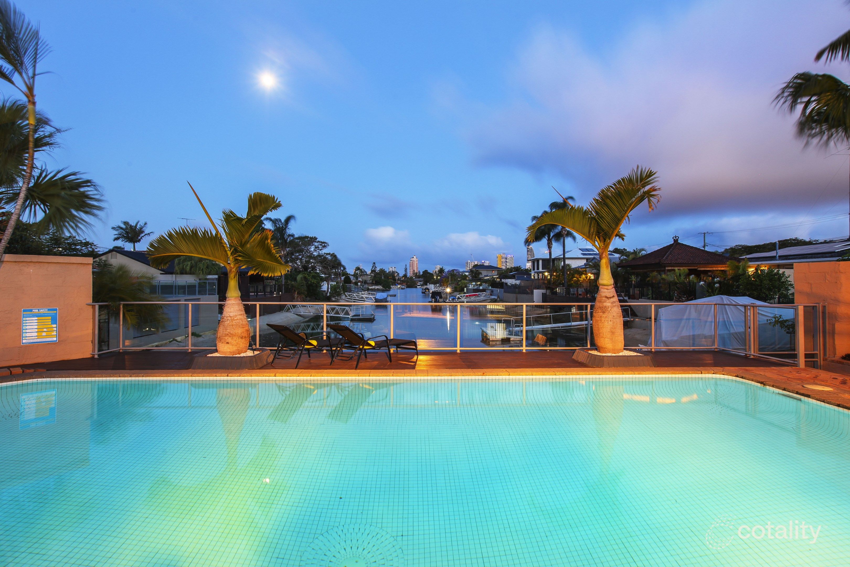 32 Pacific Bvd, Broadbeach Waters, QLD 4218