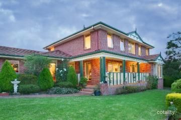 45 Pine Hill Dr, Doncaster East, VIC 3109